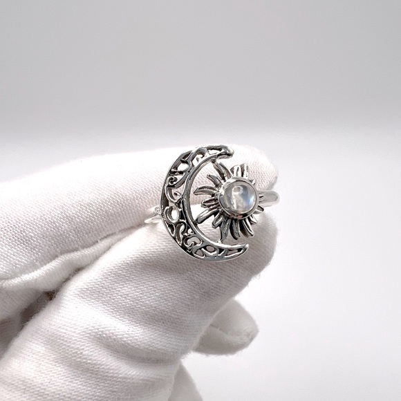 Genuine Rainbow Moonstone .825 Sterling Silver Filigree Crescent Moon & Sun Ring - Picture 7 of 17